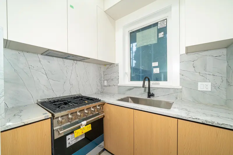 1 5091 BUXTON STREET - photo 4 of 25