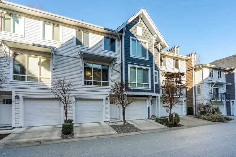 61 3039 156TH STREET - photo 3 of 25