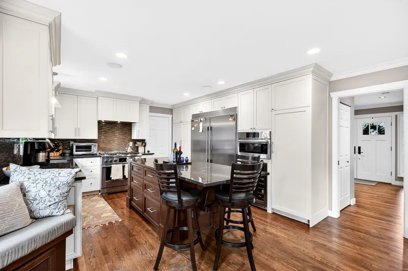 13386 18A AVENUE - photo 4 of 25