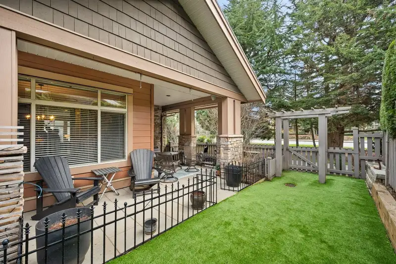 37 15151 34 AVENUE - photo 1 of 38