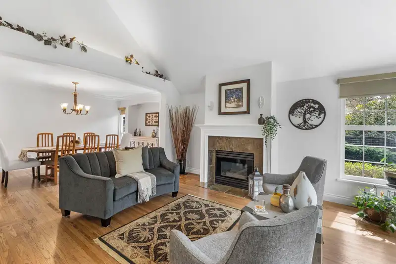 2112 126 STREET - photo 3 of 40