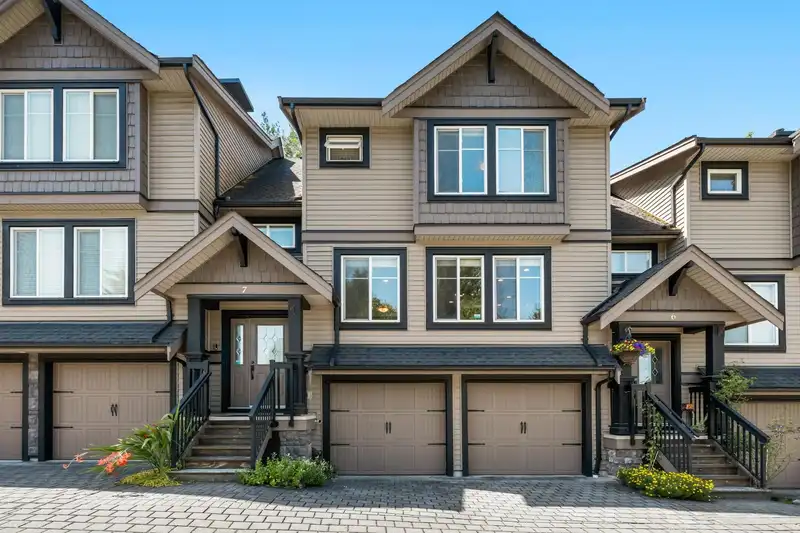 7 22206 124 AVENUE - photo 1 of 38