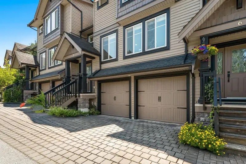 7 22206 124 AVENUE - photo 2 of 38