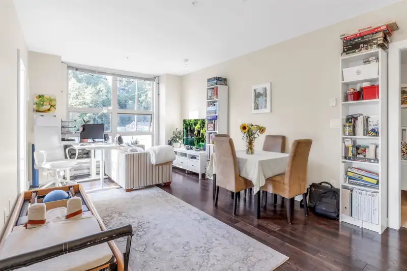 204 1177 MARINE DRIVE - photo 3 of 25