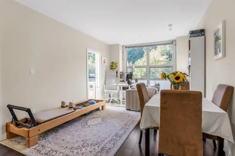 204 1177 MARINE DRIVE - photo 4 of 25