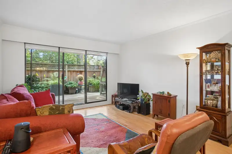 102 2255 W 8TH AVENUE - photo 3 of 24