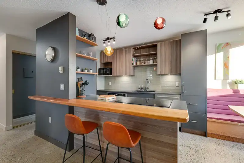 104 371 ELLESMERE AVENUE - photo 1 of 28