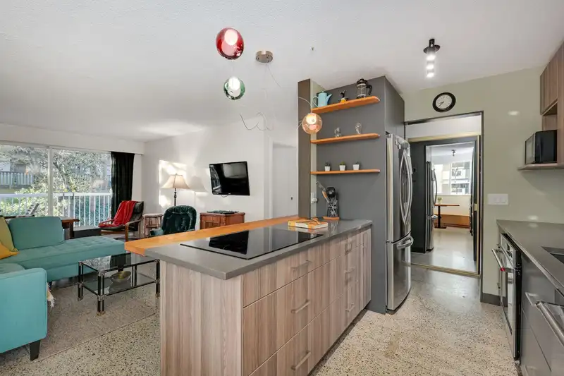 104 371 ELLESMERE AVENUE - photo 4 of 28