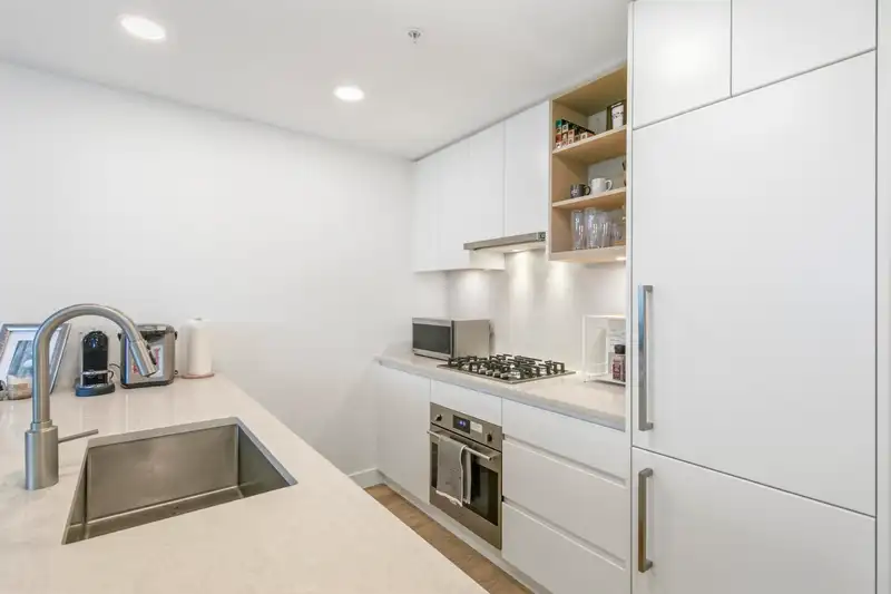 1208 4433 ALASKA STREET - photo 4 of 30