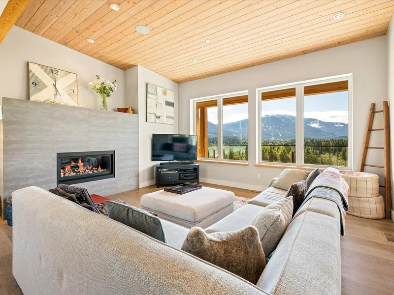 8409 BIG SKY TERRACE - photo 2 of 25