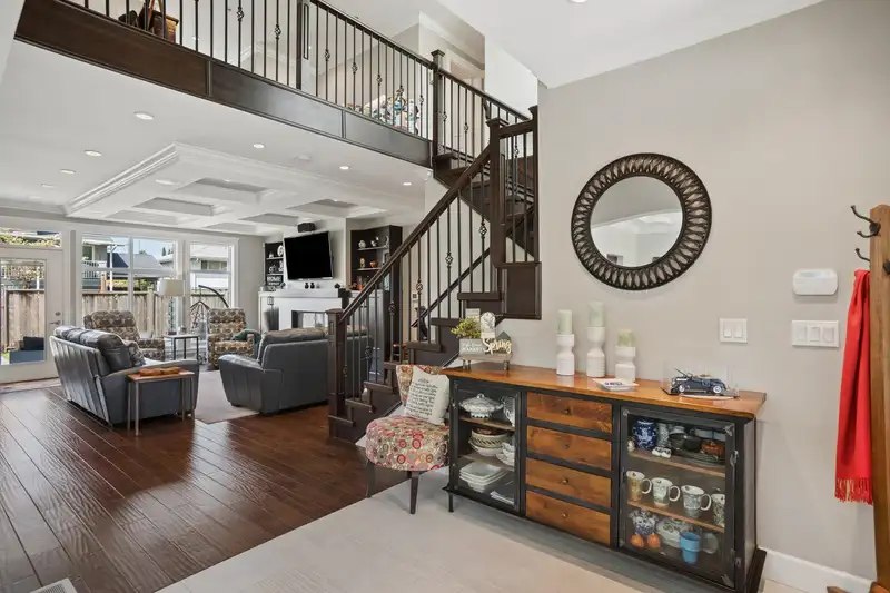 675 CLARE AVENUE - photo 2 of 39
