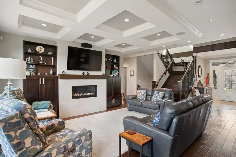 675 CLARE AVENUE - photo 4 of 39