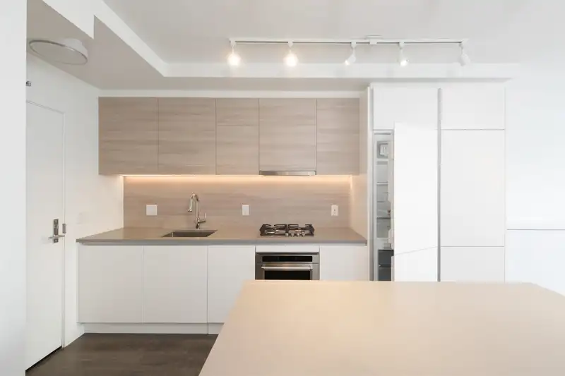 810 657 WHITING WAY - photo 2 of 27