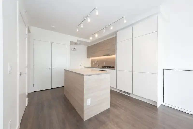 810 657 WHITING WAY - photo 4 of 27