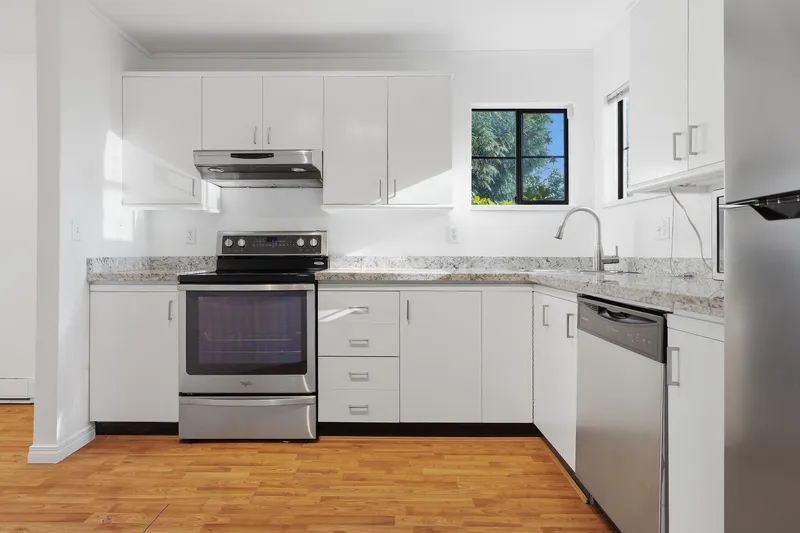 53 98 BEGIN STREET - photo 2 of 25