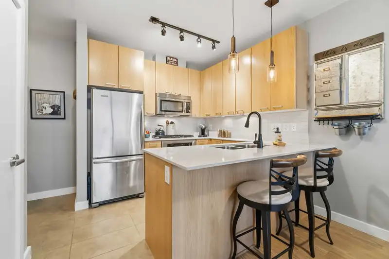 3901 2955 ATLANTIC AVENUE - photo 4 of 40