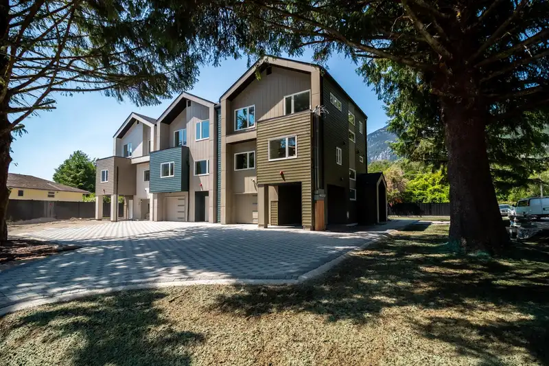 1108 MAGEE STREET - photo 1 of 21