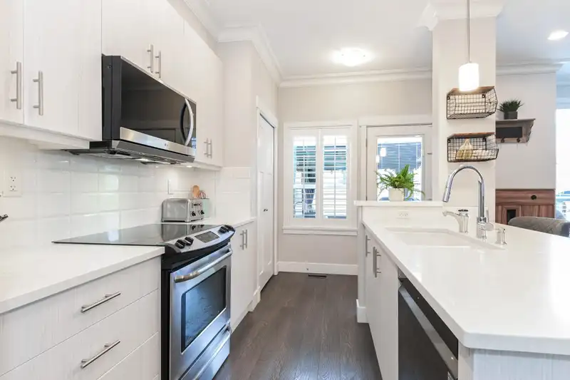 11189 240 STREET - photo 2 of 34