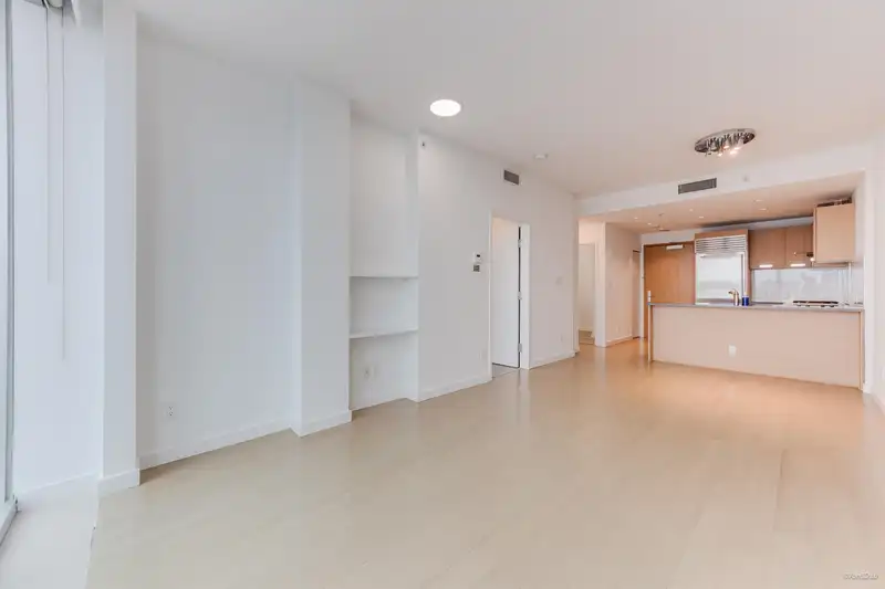 823 8080 CAMBIE ROAD - photo 2 of 26