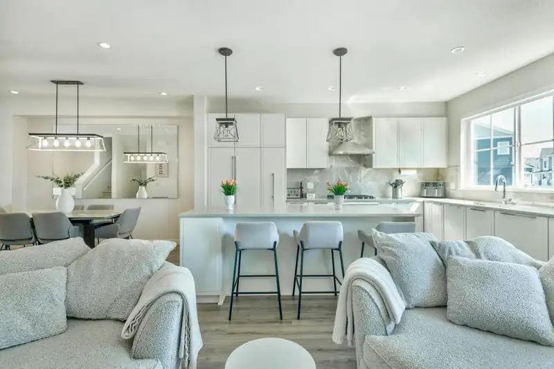 9 5311 ADMIRAL WAY - photo 1 of 40
