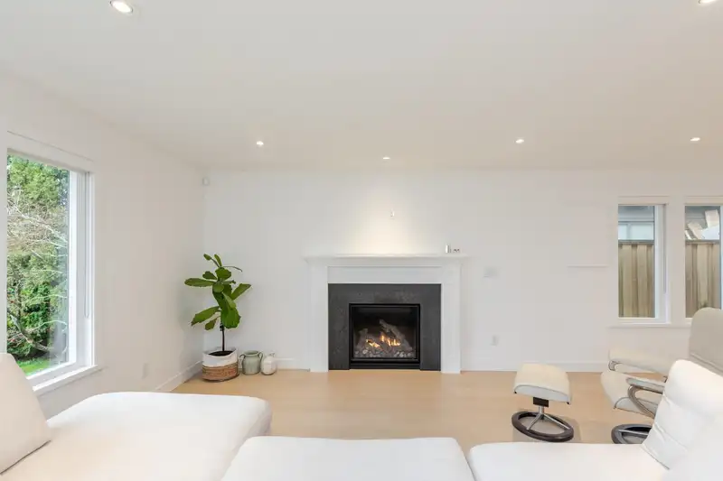 2389 WAKEFIELD DRIVE - photo 3 of 40