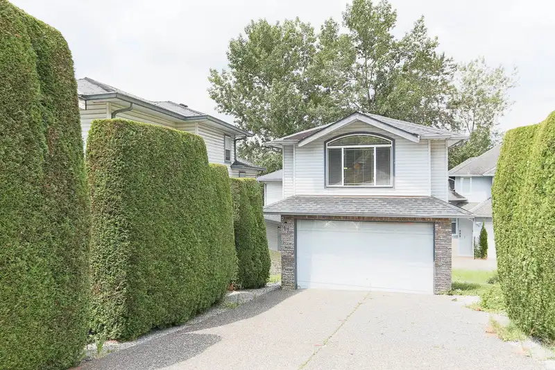 17 1615 SHAUGHNESSY STREET - photo 1 of 34