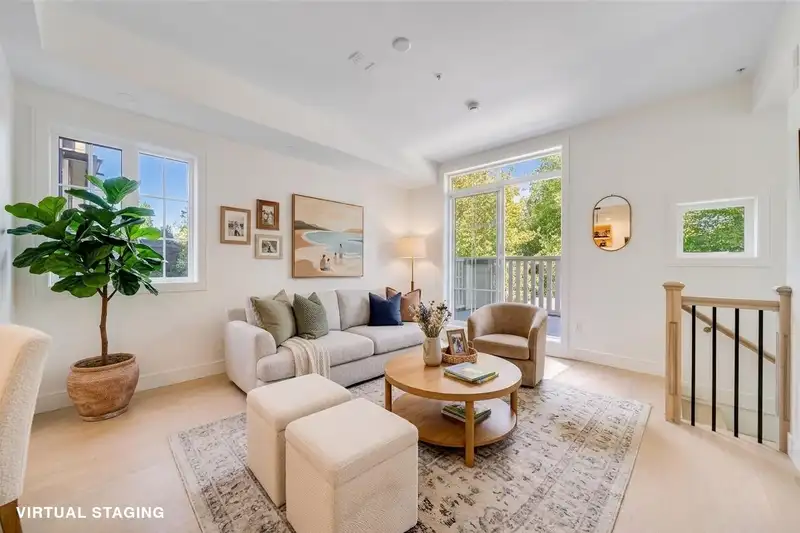 204 918 W 32ND AVENUE - photo 2 of 13