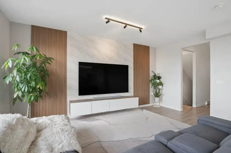 133 1360 MITCHELL STREET - photo 4 of 40