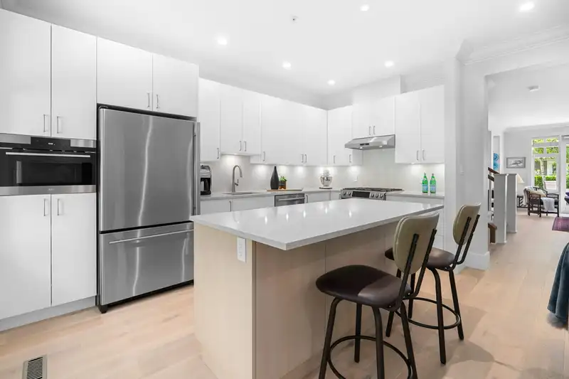 2121 GORDON AVENUE - photo 1 of 40