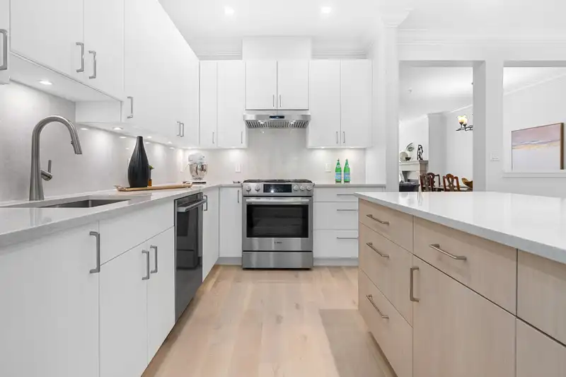 2121 GORDON AVENUE - photo 3 of 40