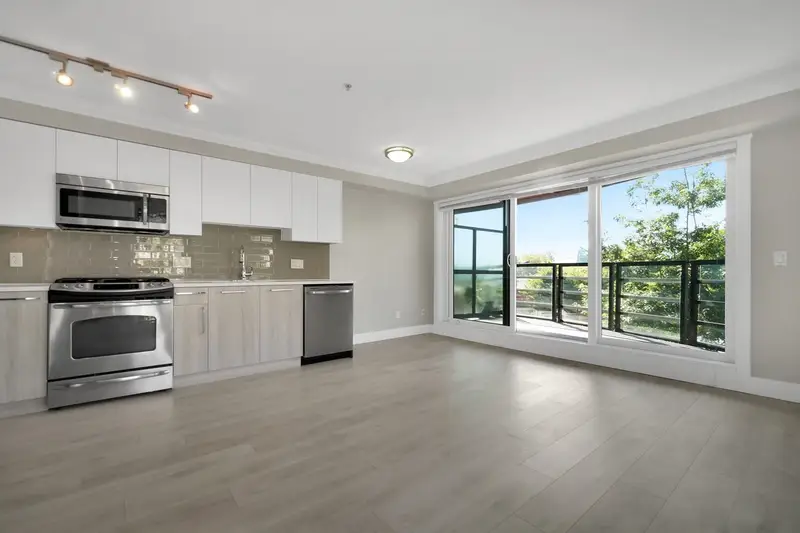 309 857 W 15TH STREET - photo 1 of 25