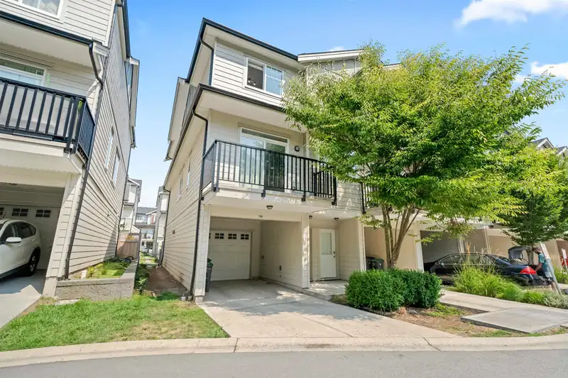 156 13898 64 AVENUE - photo 3 of 38