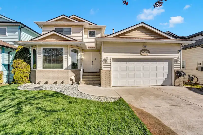 22695 FRASERBANK CRESCENT - photo 1 of 24