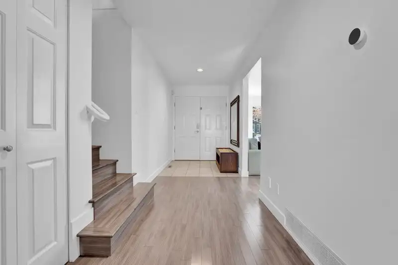 22695 FRASERBANK CRESCENT - photo 2 of 24