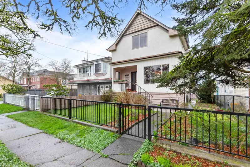 4054 WELWYN STREET - photo 3 of 40