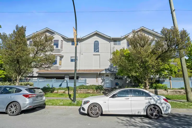 101 5980 PRINCE EDWARD STREET - photo 4 of 5