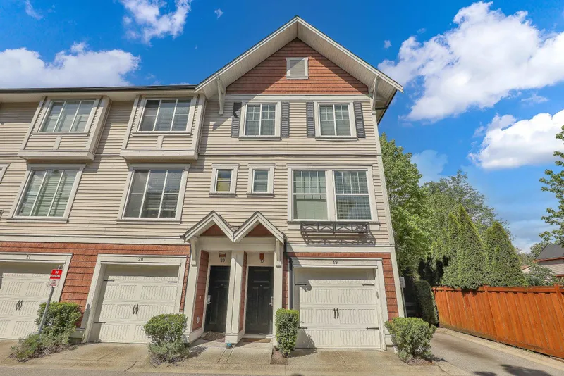 19 8713 158 STREET - photo 3 of 25