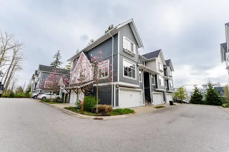 24 2239 164A STREET - photo 3 of 36