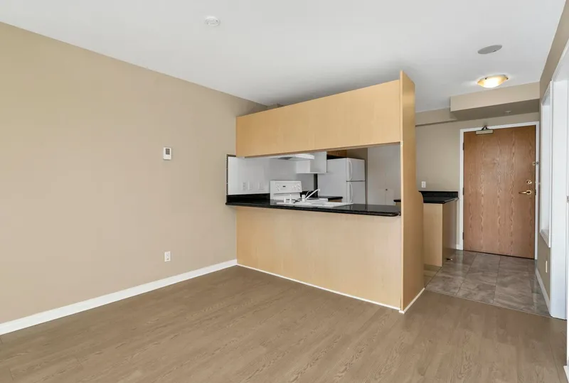 509 6611 COONEY ROAD - photo 2 of 14