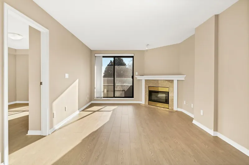 509 6611 COONEY ROAD - photo 4 of 14