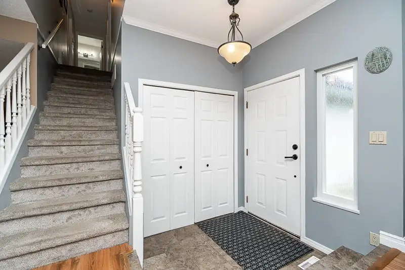 21233 92A AVENUE - photo 4 of 40