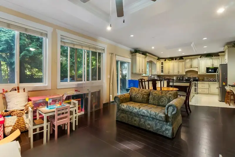 5841 138 STREET - photo 3 of 39