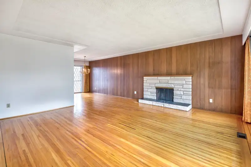 3053 E 16TH AVENUE - photo 4 of 26