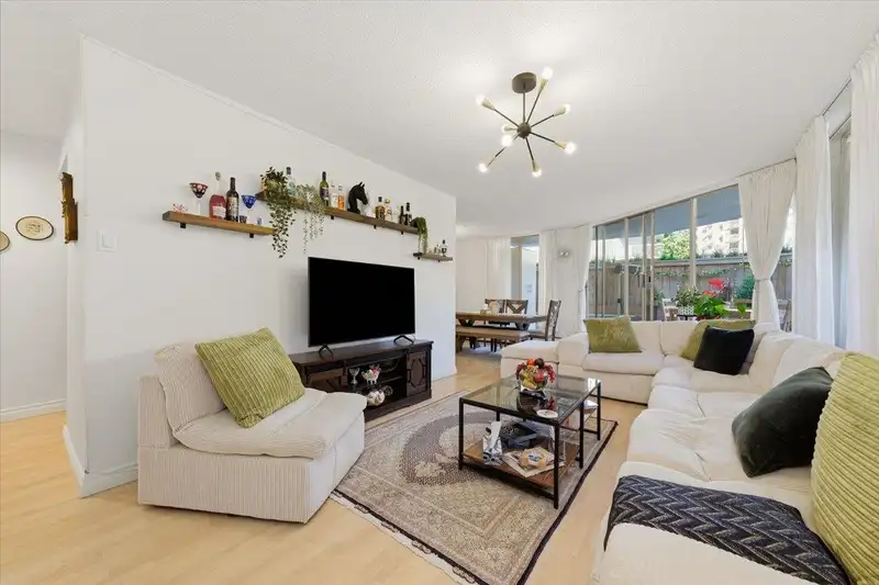 108 2024 FULLERTON AVENUE - photo 4 of 21