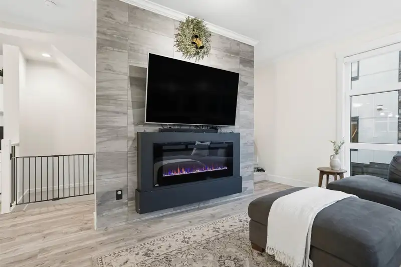 215 16488 64 AVENUE - photo 3 of 29