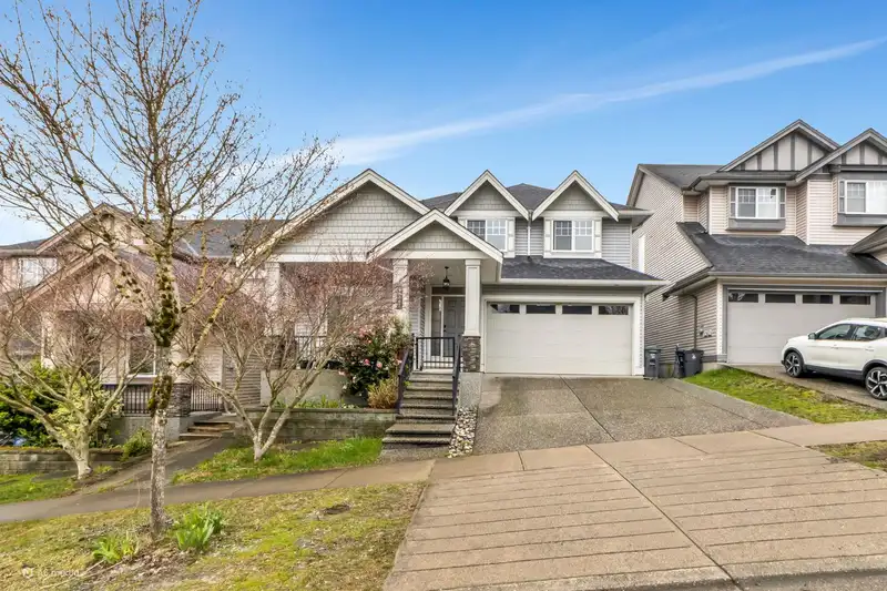 6082 145A STREET - photo 1 of 29