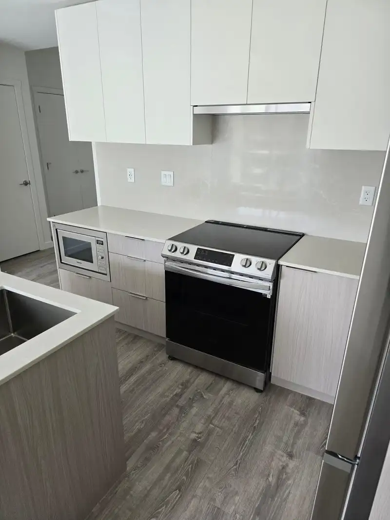 521 13968 LAUREL DRIVE - photo 3 of 9
