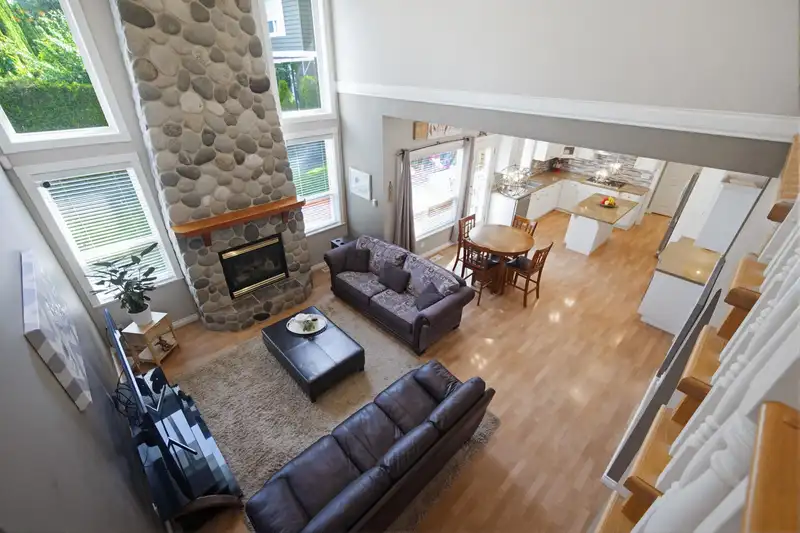 15512 37A AVENUE - photo 4 of 29