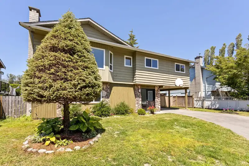 2151 DORSET AVENUE - photo 3 of 40