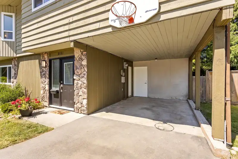 2151 DORSET AVENUE - photo 4 of 40
